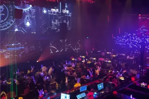 上海长情陪伴：在速朽时代寻找一份不分手的情感锚点  第2张